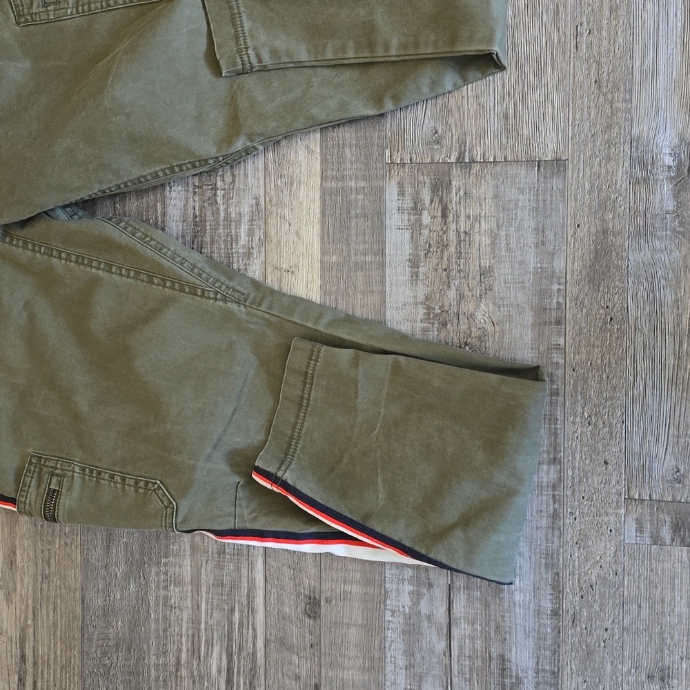 ATHLETA| Summit Cargo Pant| Pinstripe Side Accent | Size 2 - Picture 6 of 13
